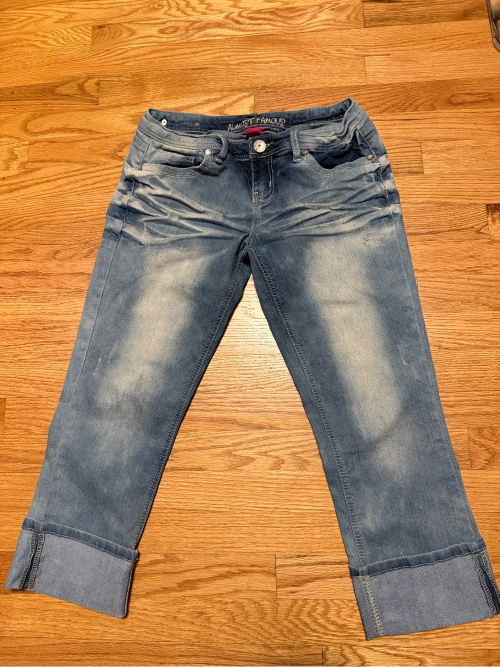 Women's almost famous capris size 9 preppy